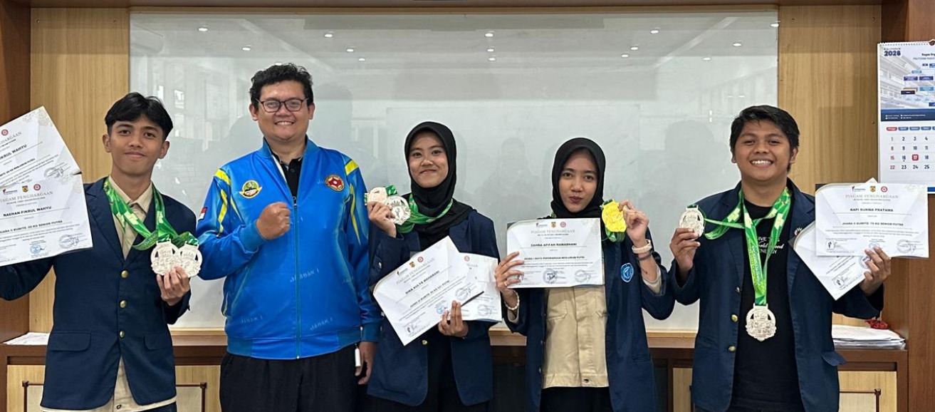 UKM Karate Polman Bandung Borong Medali di Kejuaraan Karate Jatim Open Piala Kemenpora 2026