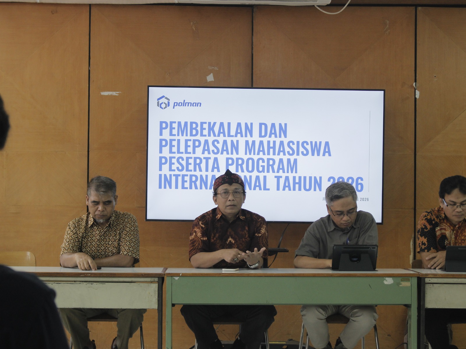 Polman Bandung Bekali dan Lepas 40 Mahasiswa Peserta Program Internasional Tahun 2026