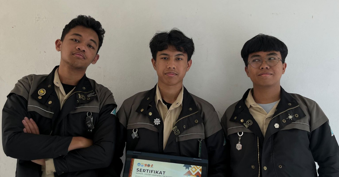 Mengasah Sisi Bisnis Anak Teknik, Tim Polman Bandung Raih Juara 3 KMIPN VIII 2026